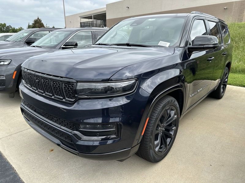 2023 Grand Wagoneer Obsidian 4X4Image 1
