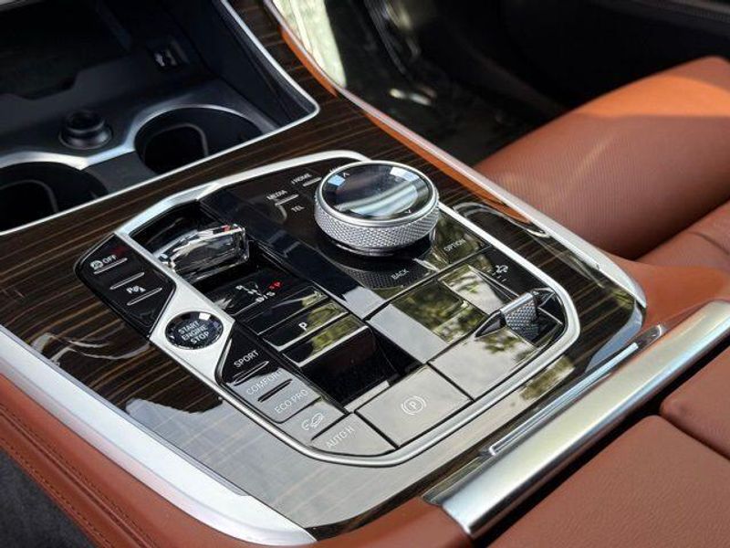 Used 2025 BMW X7 M60iImage 26