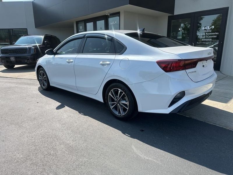 2024 Kia Forte LXSImage 7