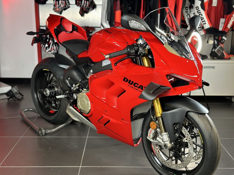 2024 Ducati PANIGALE V4 SImage 1