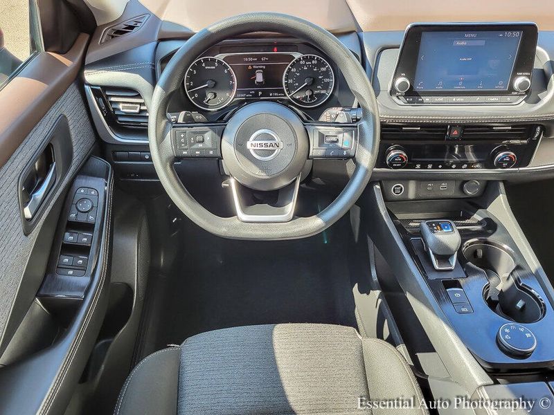 2021 Nissan Rogue SV photo 10