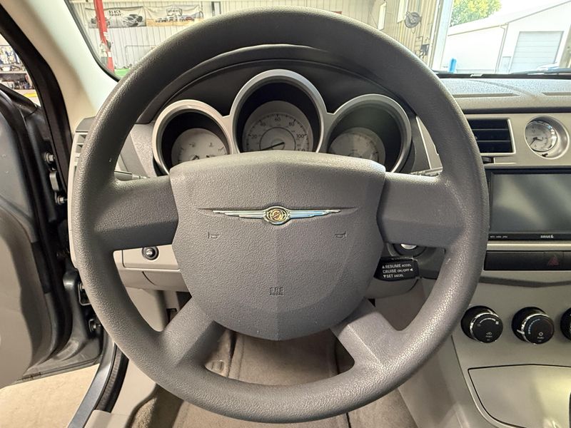 Used 2008 Chrysler Sebring TouringImage 17