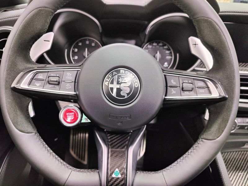 Used 2023 Alfa Romeo Stelvio Quadrifoglio AWD w/SunroofImage 34