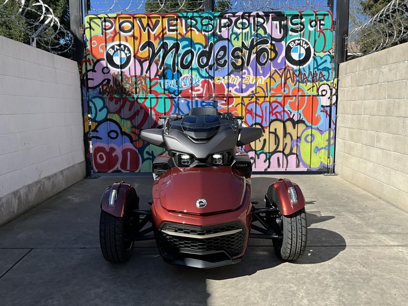 New 2026 Can-Am SPYDER F3 1330 LTD DEMO Image 2