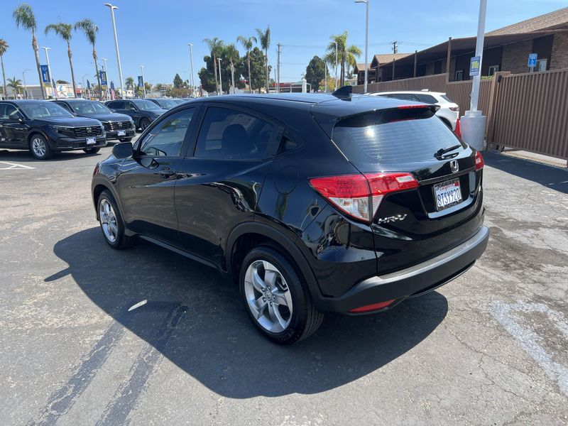 Used 2020 Honda HR-V LXImage 2