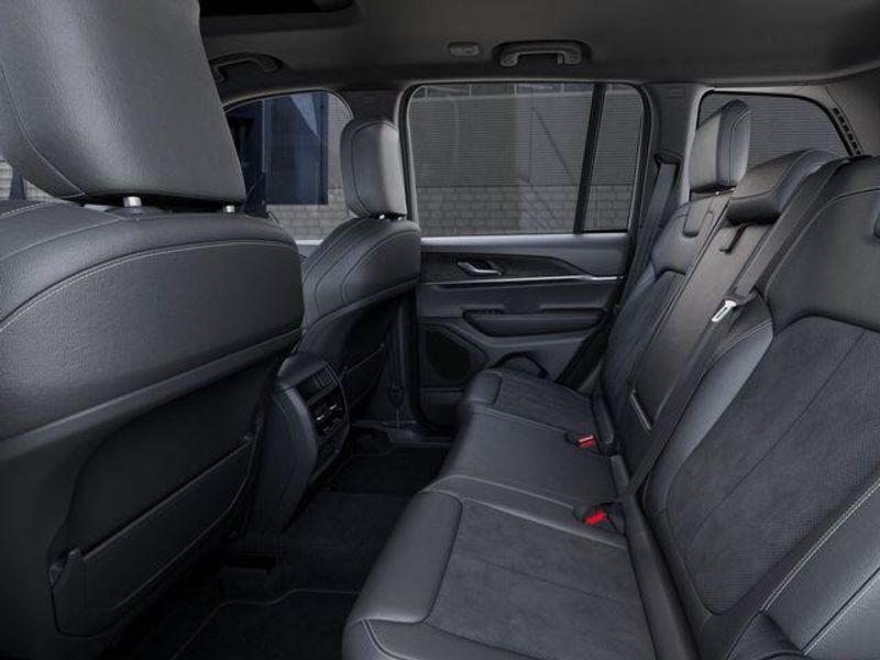 New 2026 Jeep Grand Cherokee Laredo Altitude 4x4Image 23