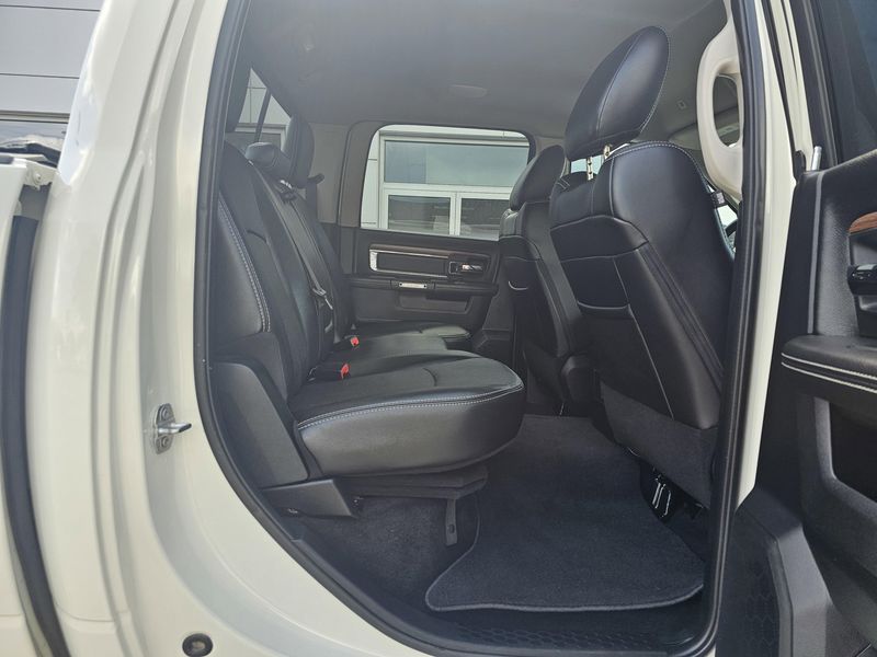 2017 RAM 1500 LaramieImage 11