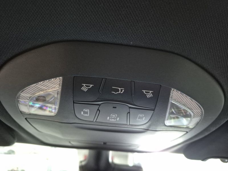 2025 Chrysler Pacifica SelectImage 34