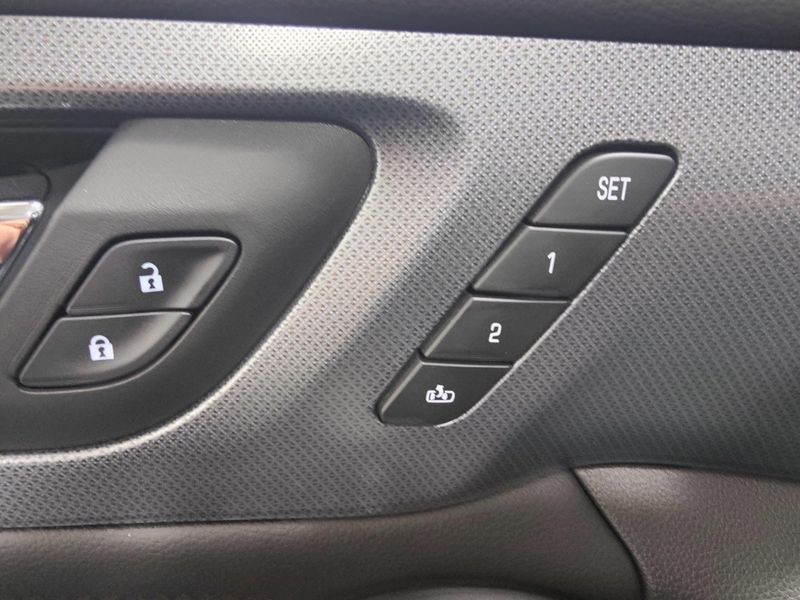 2021 Chevrolet Traverse Premier High Country photo 19