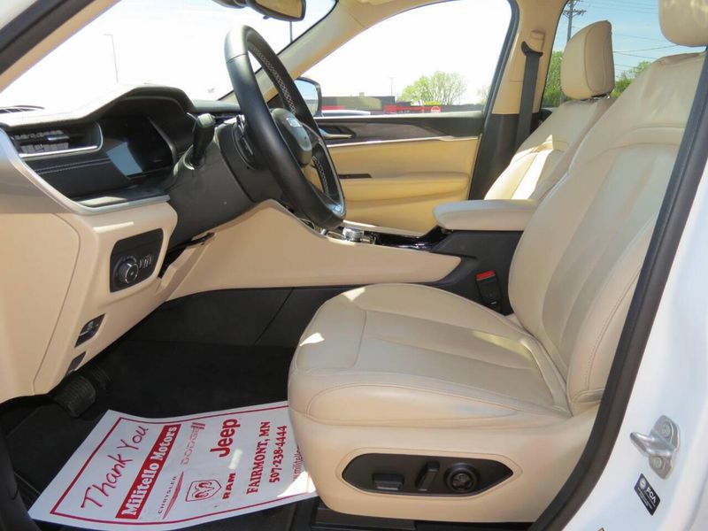 Used 2022 Jeep Grand Cherokee Limited 4x4 4dr SUV (midyear release)Image 10