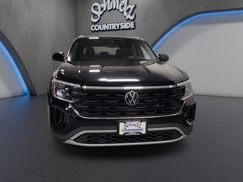 Used 2026 Volkswagen Atlas Cross Sport SE 4-Motion AWDImage 3