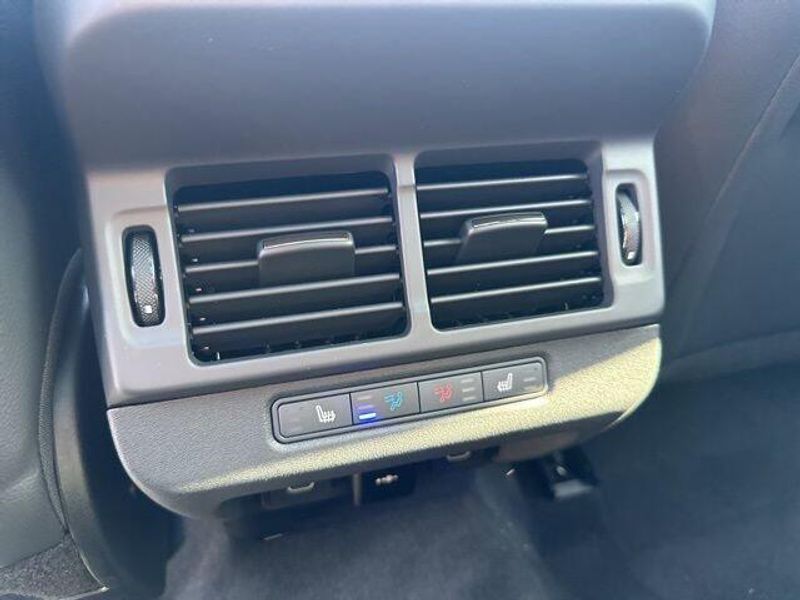 Used 2025 Land Rover Range Rover Evoque Dynamic SE