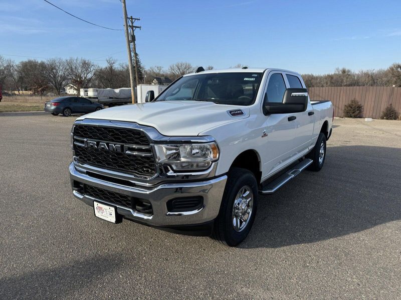 2024 RAM 2500 TradesmanImage 4