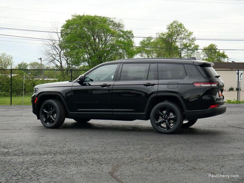 2025 Jeep Grand Cherokee L Altitude X 4x4Image 9