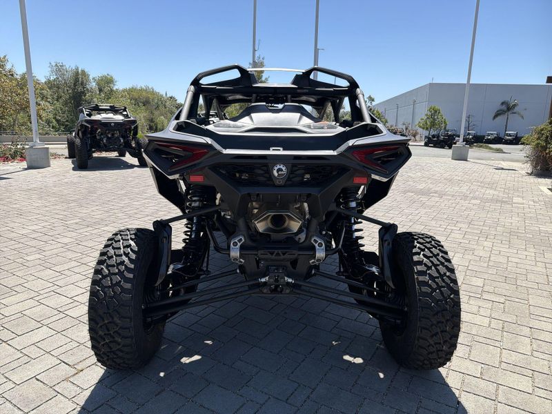 New 2026 Can-Am MAVERICK R MAX X RS 999T DCT Image 16