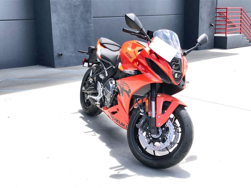 New 2026 Suzuki GSX 8R Image 11