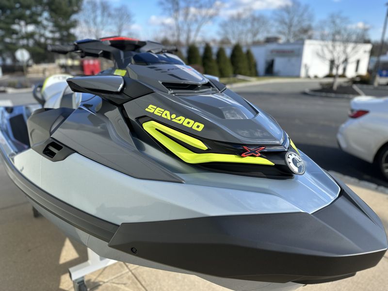 2024 SEA DOO RXT X 325 AUDIO Image 3