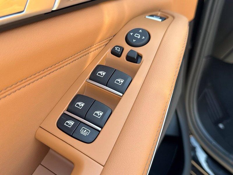 New 2027 BMW X7 xDrive40iImage 16