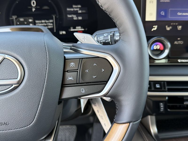 New 2026 Lexus RX 450h+ LuxuryImage 23