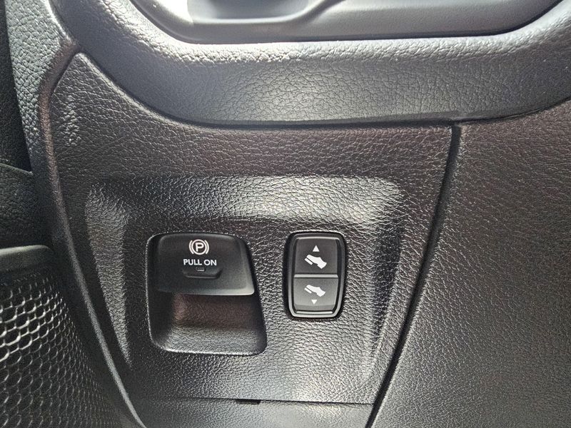 2025 RAM 1500 Big HornImage 19