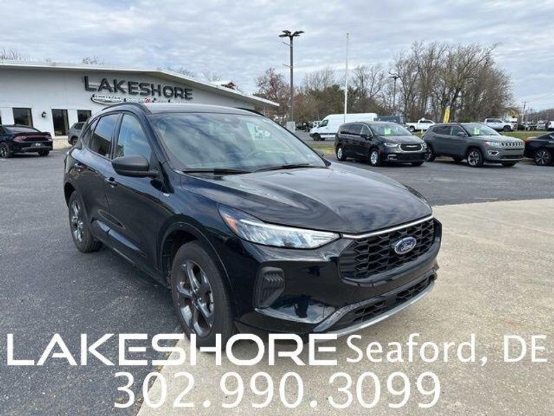 2024 Ford Escape ST-LineImage 1