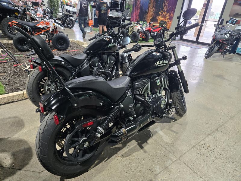 USED 2024 INDIAN MOTORCYCLE CHIEF BLACK METALLIC 49ST BASE Image 5