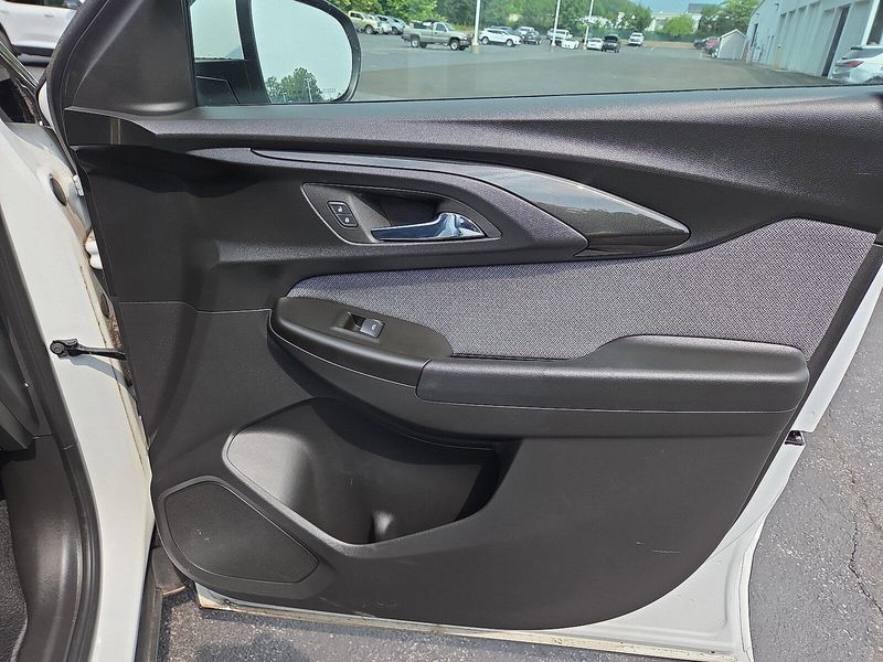 2023 Chevrolet Trailblazer LT photo 16
