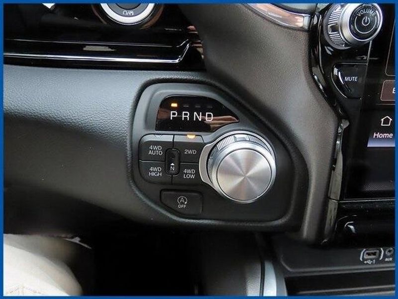 2025 RAM 1500 LaramieImage 16