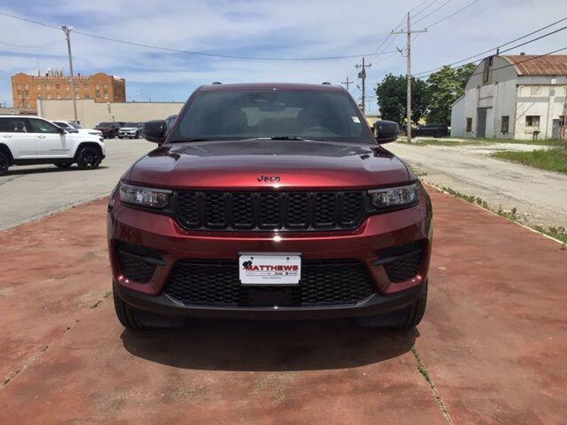 New 2025 Jeep Grand Cherokee Altitude X 4x2Image 9