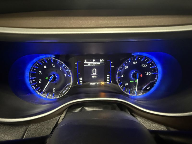 Used 2019 Chrysler Pacifica Touring LImage 29