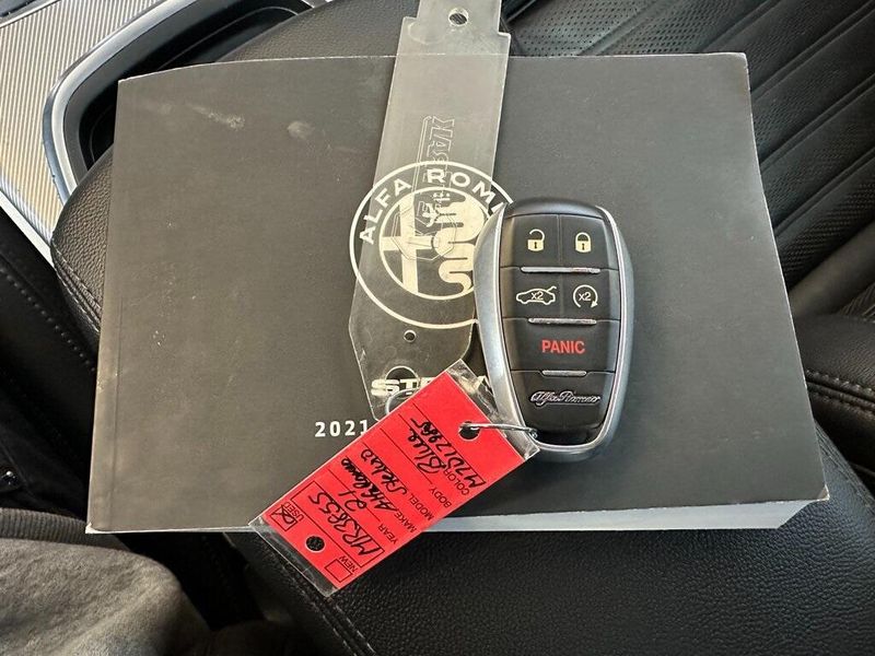 2021 Alfa Romeo Stelvio Ti SportImage 9