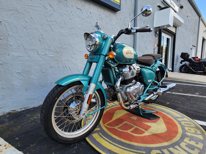 New 2026 Royal Enfield CLASSIC 650 Image 3