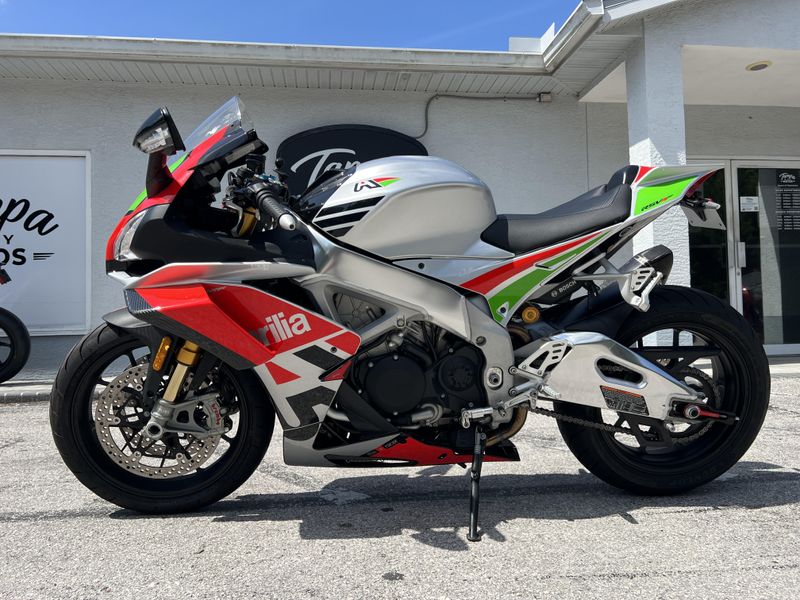 2018 Aprilia RSV4 RF 