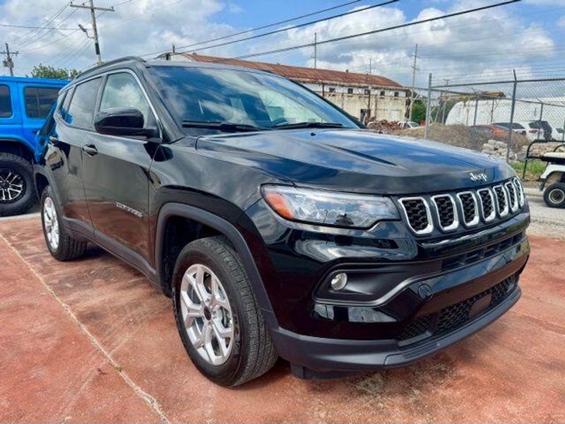 Used 2025 Jeep Compass LatitudeImage 3