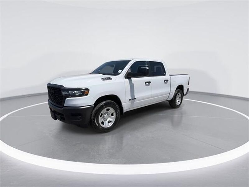 2025 Ram 1500 Tradesman photo 4