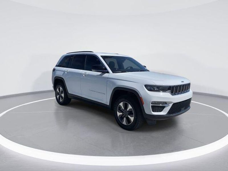 New 2024 Jeep Grand Cherokee 4xeImage 2