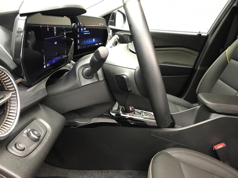 Used 2025 Chevrolet Trax ActivImage 10