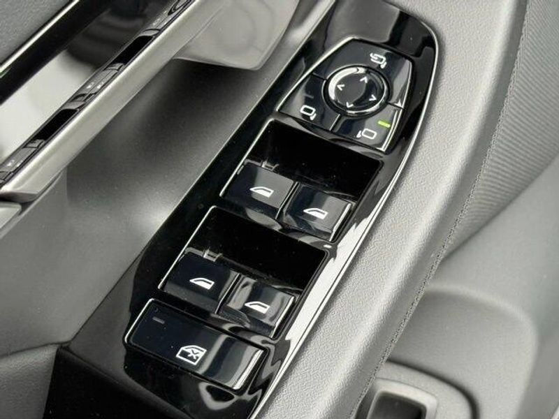 Used 2026 BMW 5 Series 530i xDriveImage 19