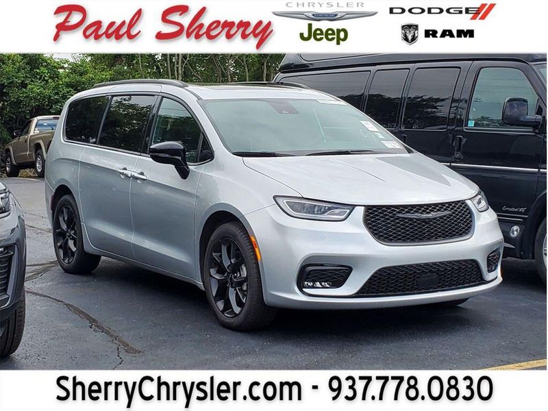 Used 2024 Chrysler Pacifica Limited S