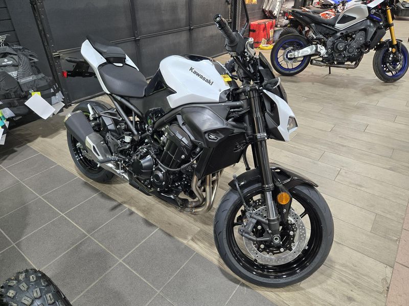 NEW 2026 KAWASAKI Z900 ABS Image 1