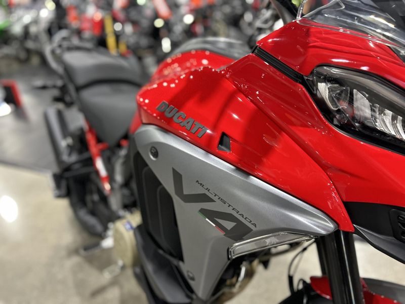 New 2025 Ducati MULTISTRADA V4 Image 21