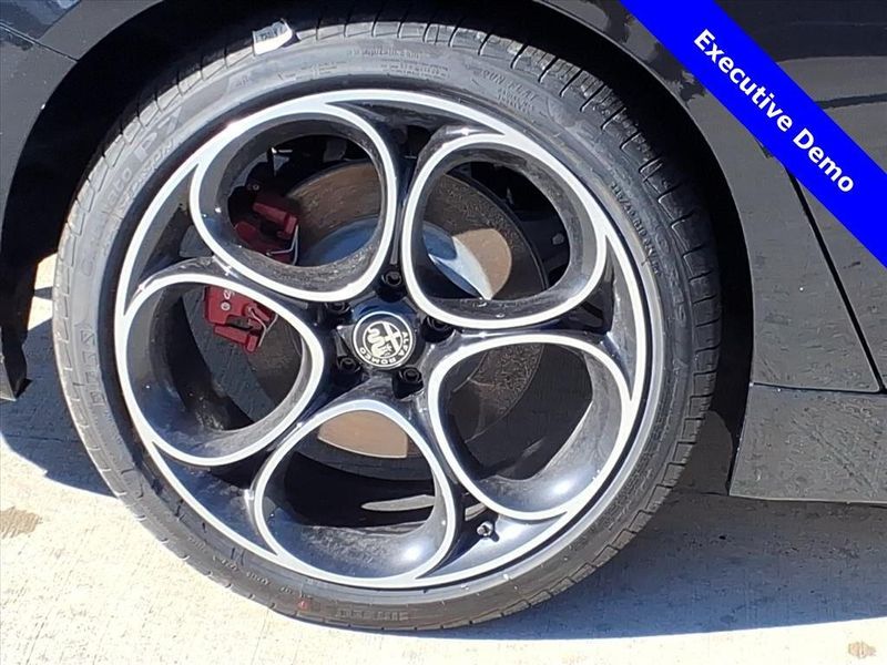 New 2025 Alfa Romeo Giulia RwdImage 6