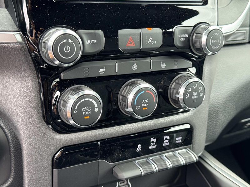 New 2026 RAM 1500 Big Horn Crew Cab 4x2 5'7' Box