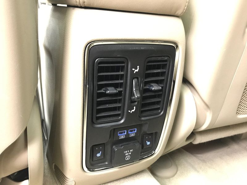 Used 2017 Jeep Grand Cherokee OverlandImage 15