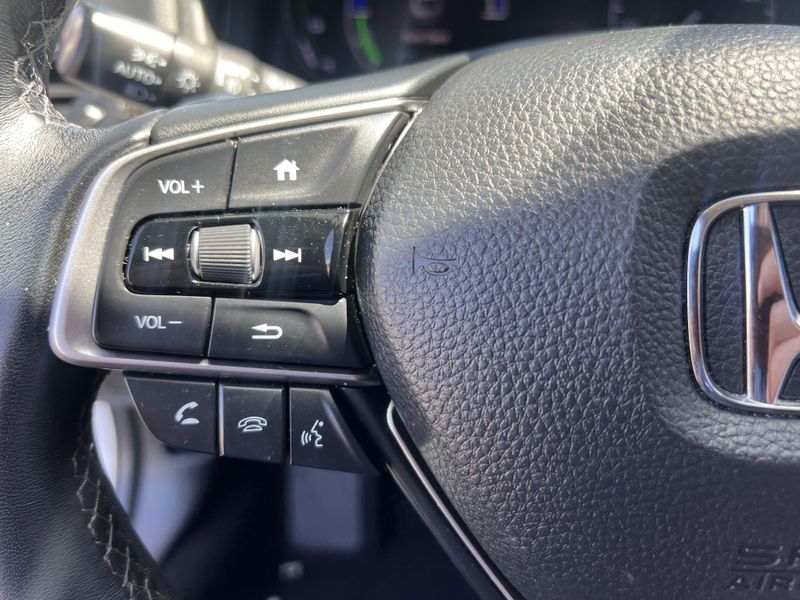 2019 Honda Accord Hybrid TouringImage 11