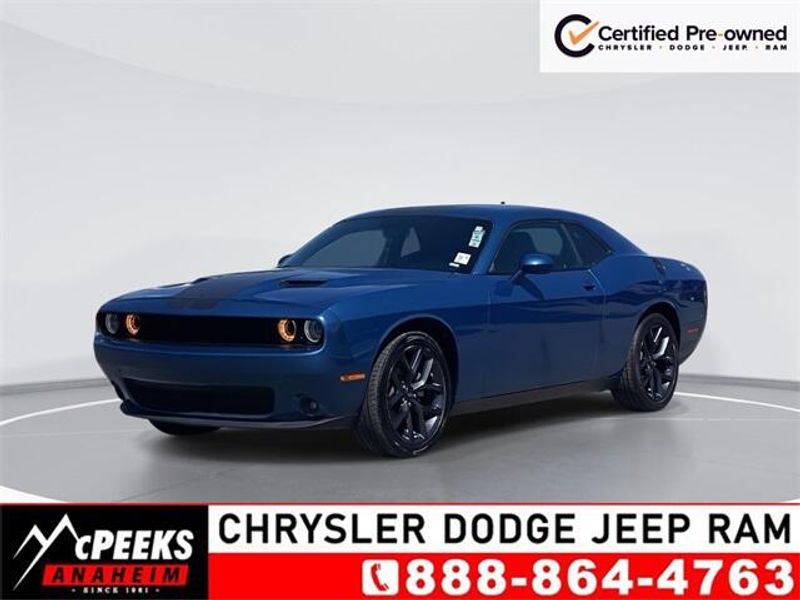 2022 Dodge Challenger SXTImage 1