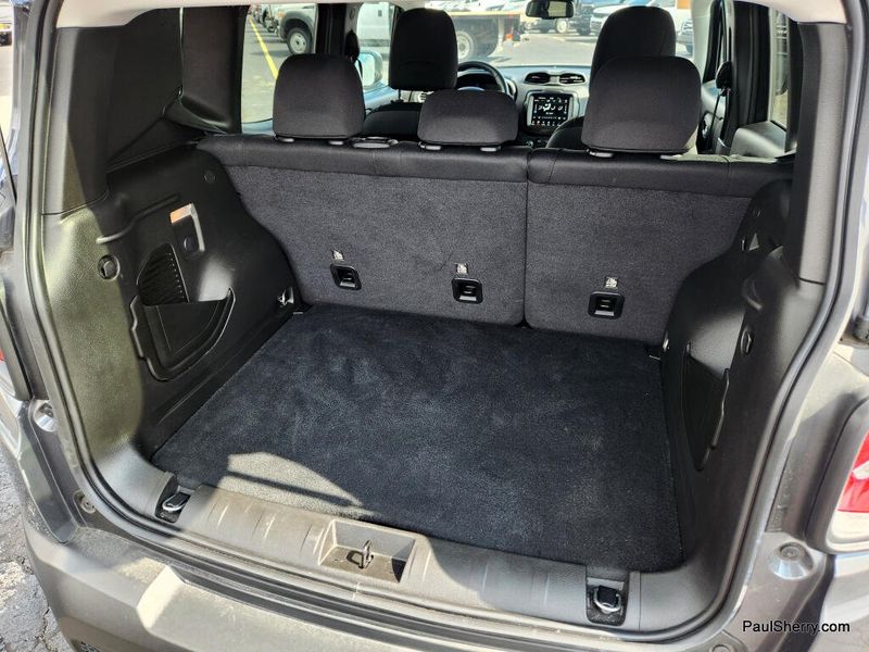 Used 2023 Jeep Renegade Latitude