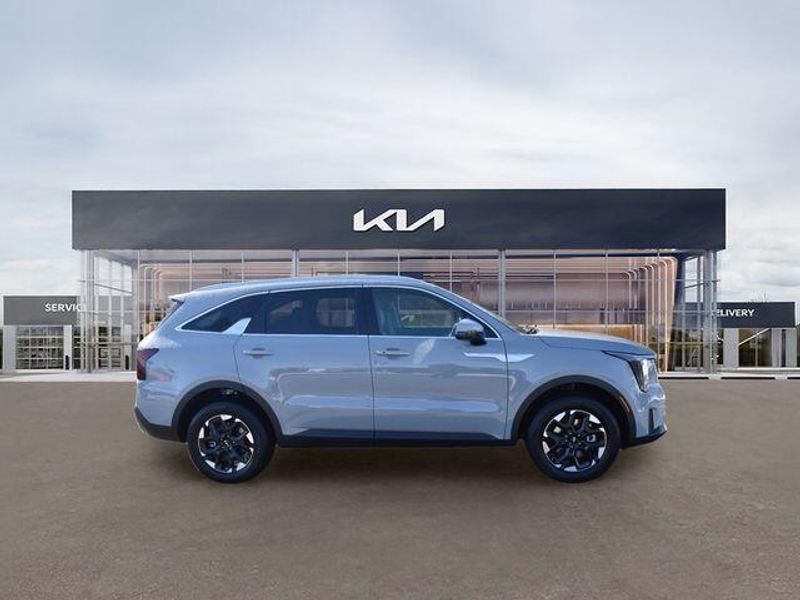 New 2026 Kia Sorento SImage 2