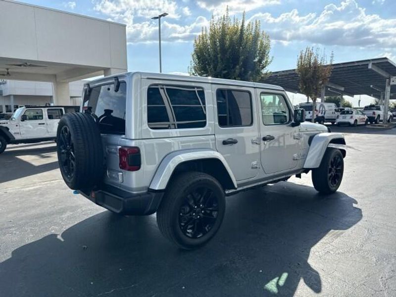 2024 Jeep Wrangler 4xe Sahara photo 4