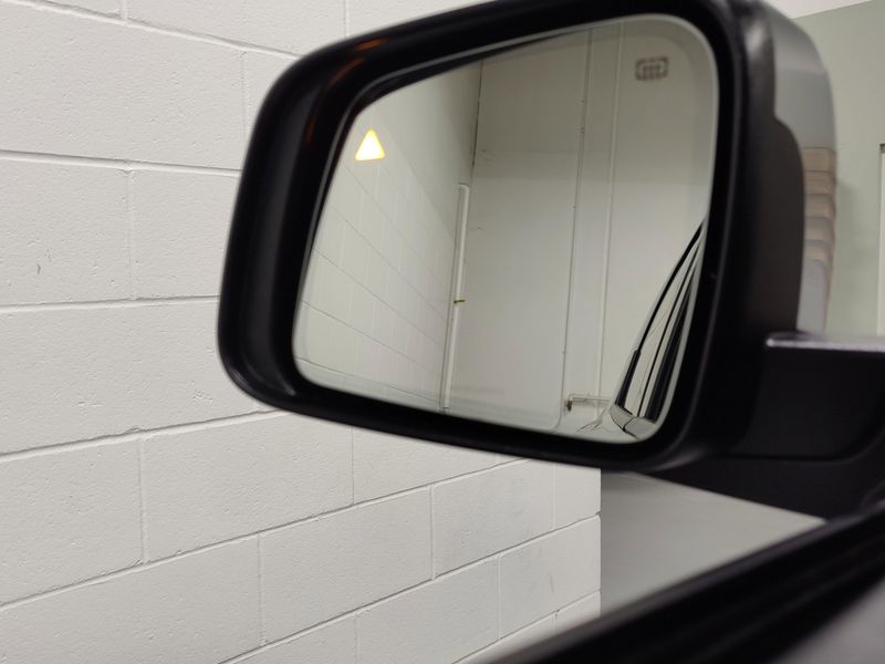 2024 Dodge Durango Citadel 3.6L AWD w/Sunroof/NavImage 22
